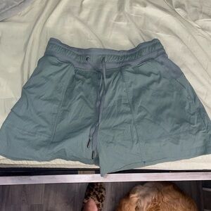 Lululemon Athletica Green Athletic Shorts Lightweight Elastic Waist